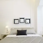 Amara Santorini
