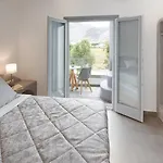 Amara Santorini