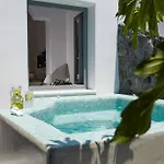 Amara Santorini