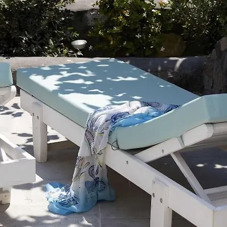 Amara Santorini