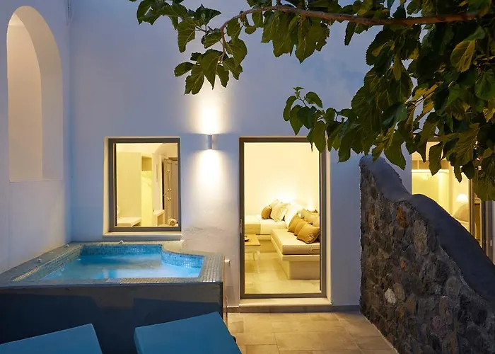 מלון Amara Santorini 5*