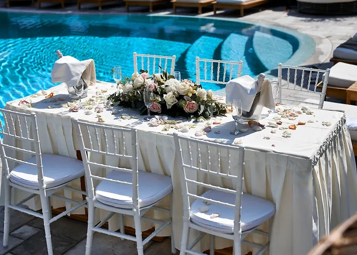 圣托里尼阿马拉套房旅馆